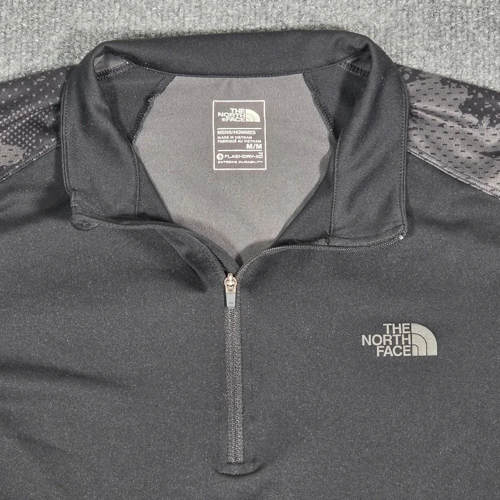 The North Face Mens FlashDry-XD Quarter Zip Pullover Black Medium Running Top‎